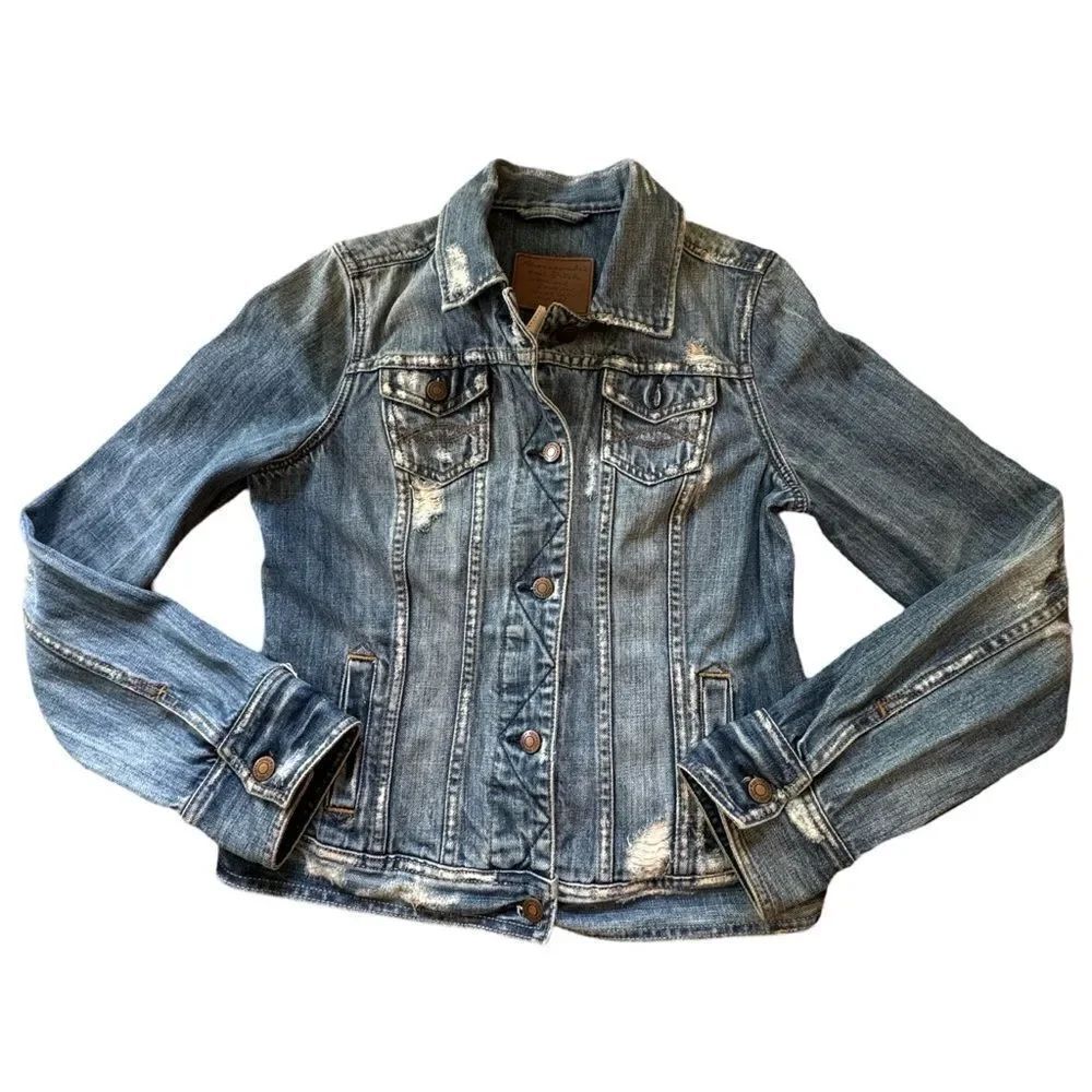 Abercrombie & Fitch Women’s Distressed Classic Button Front Denim Jacket Large